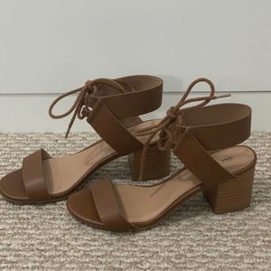 Block heel sandals